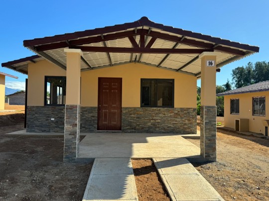 Modelo Zeus — Fachada exterior